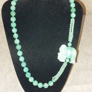 BEAUTIFUL JADE JADEITE NECKLACE